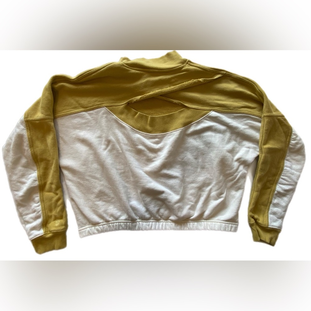 FP Movement Patched Up Pullover
Sweatshirt Honey Wheat Combo small - Picture 9 of 13